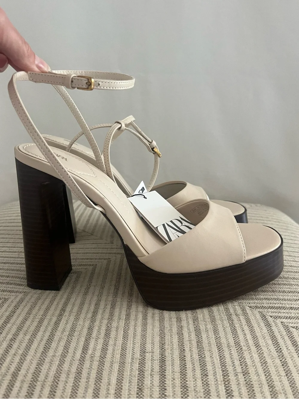 NWT Zara Leather Ecru Platform Block Heel Sandals 9